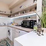 Chic Urban Getaway In Center By Flat Mаnager *